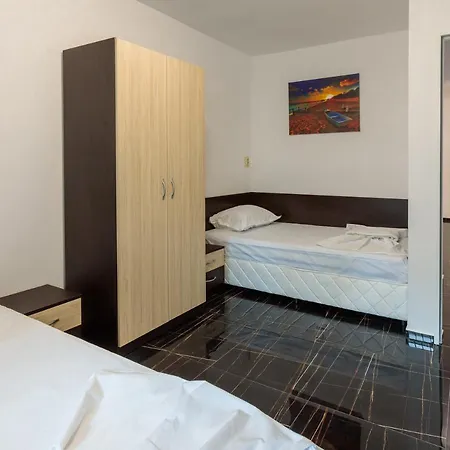 Privatunterkunft за гости пиротска 39 Burgas City