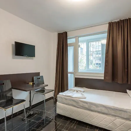 за гости пиротска 39 * Burgas City