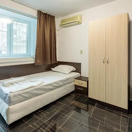 за гости пиротска 39 Privatunterkunft Burgas City