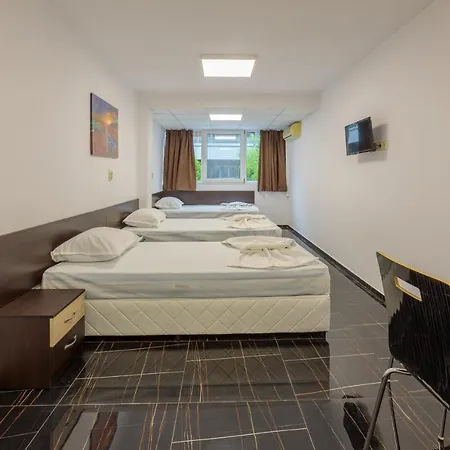 за гости пиротска 39 * Burgas