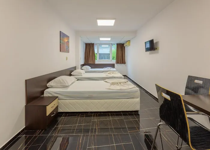 за гости пиротска 39 * Burgasz