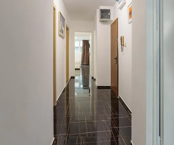 за гости пиротска 39 * Burgas